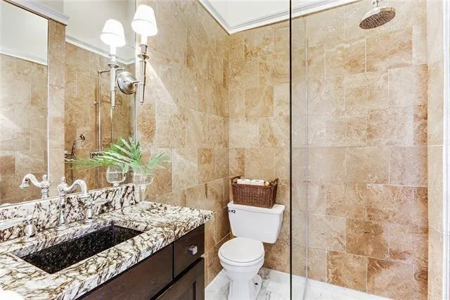 $2,200 | 1021 Esplanade Avenue, Unit 2, New Orleans, LA 70116