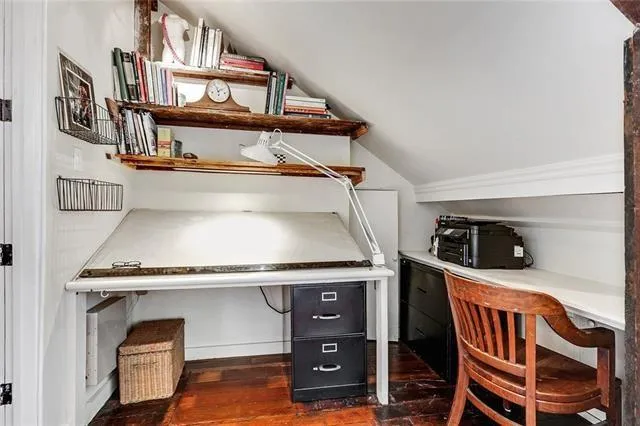 $2,200 | 1021 Esplanade Avenue, Unit 2, New Orleans, LA 70116