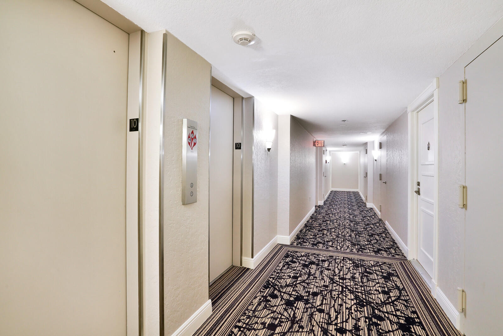 4200 North Ocean Drive, Unit 11601 Singer Island, FL 33404 - Photo 34 of 56 Hallway