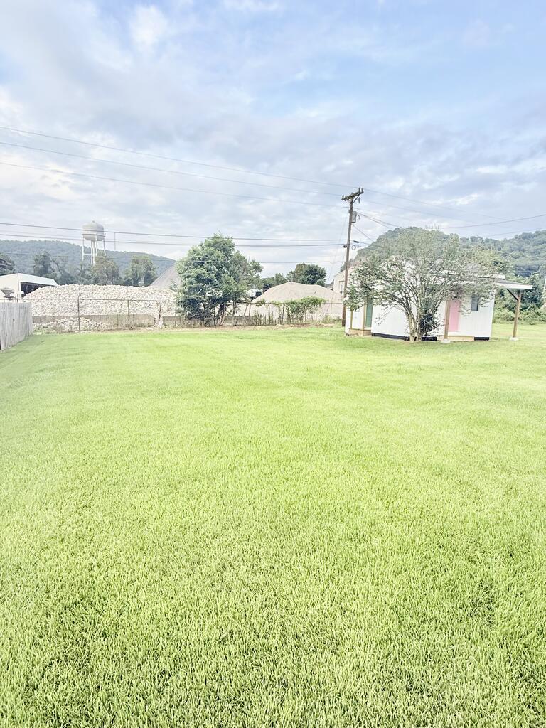 72 Green Valley Road Vanceburg, KY 41179 - Photo 4 of 21 Gallery Image 4