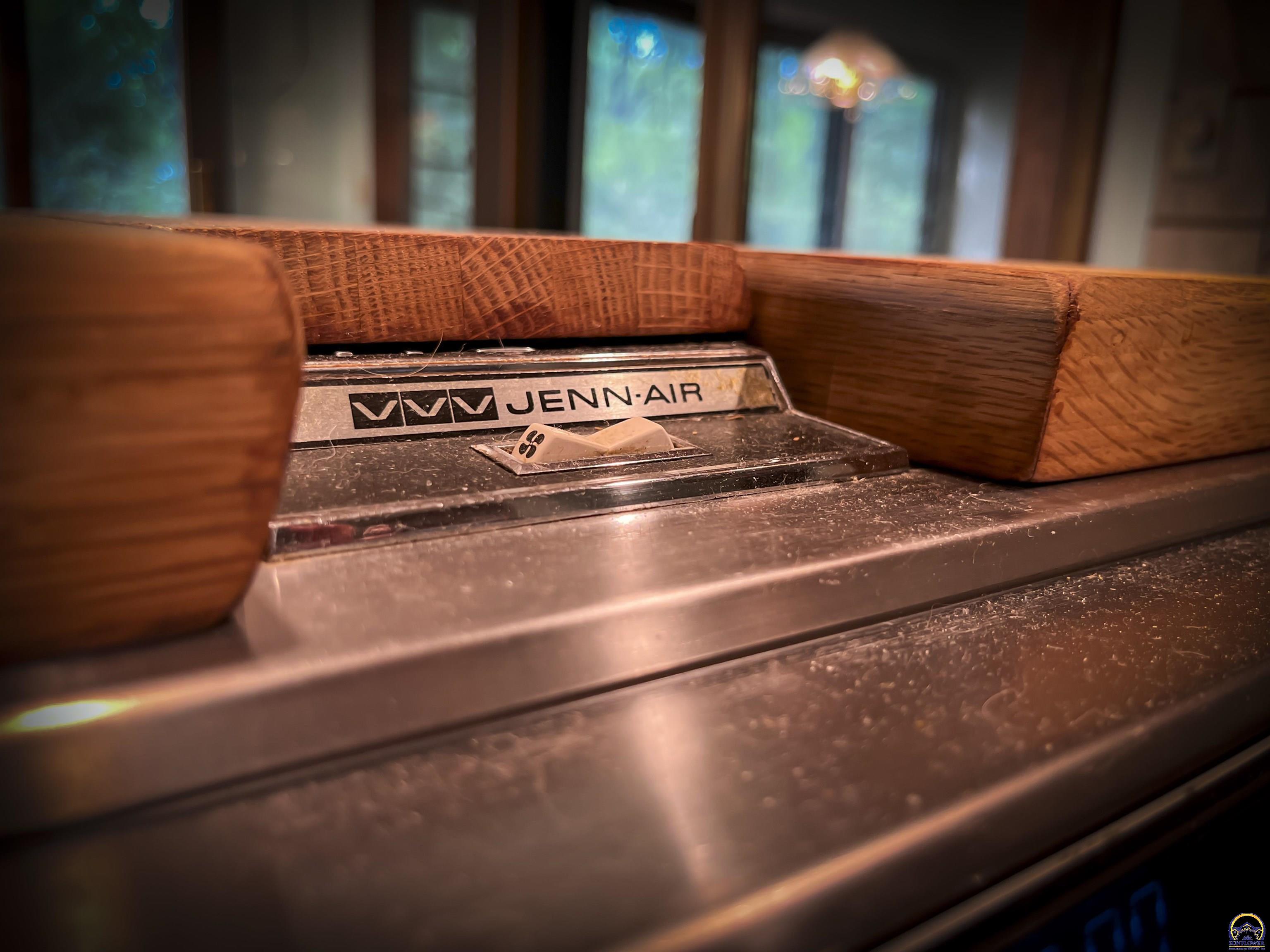 3217 Southwest 33rd Court Topeka, KS 66614 - Photo 11 of 62