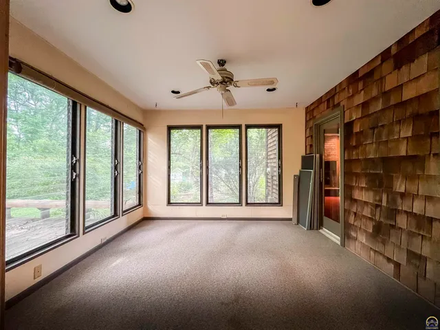 $279,000 | 3217 Southwest 33rd Court, Topeka, KS 66614