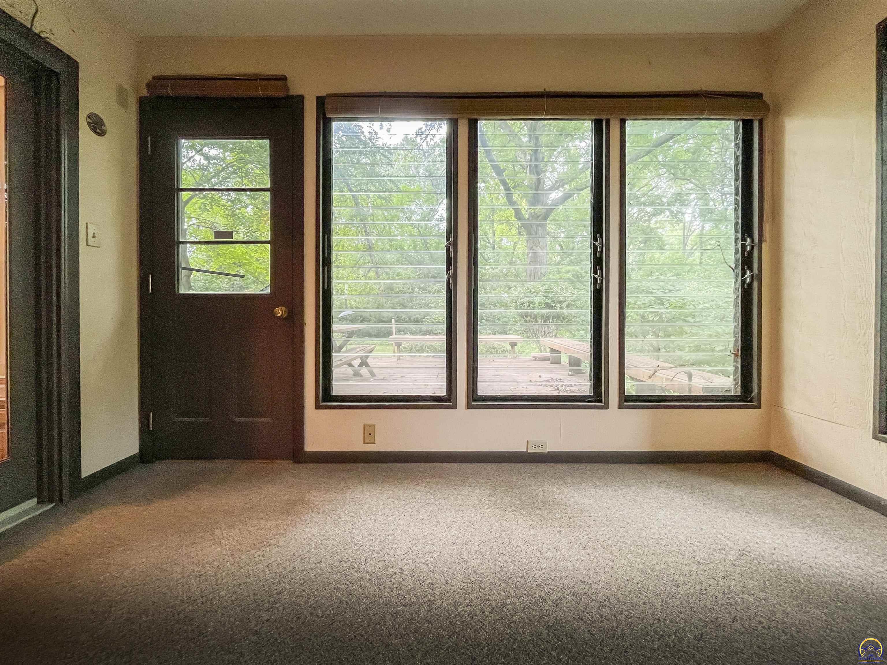 3217 Southwest 33rd Court Topeka, KS 66614 - Photo 19 of 62