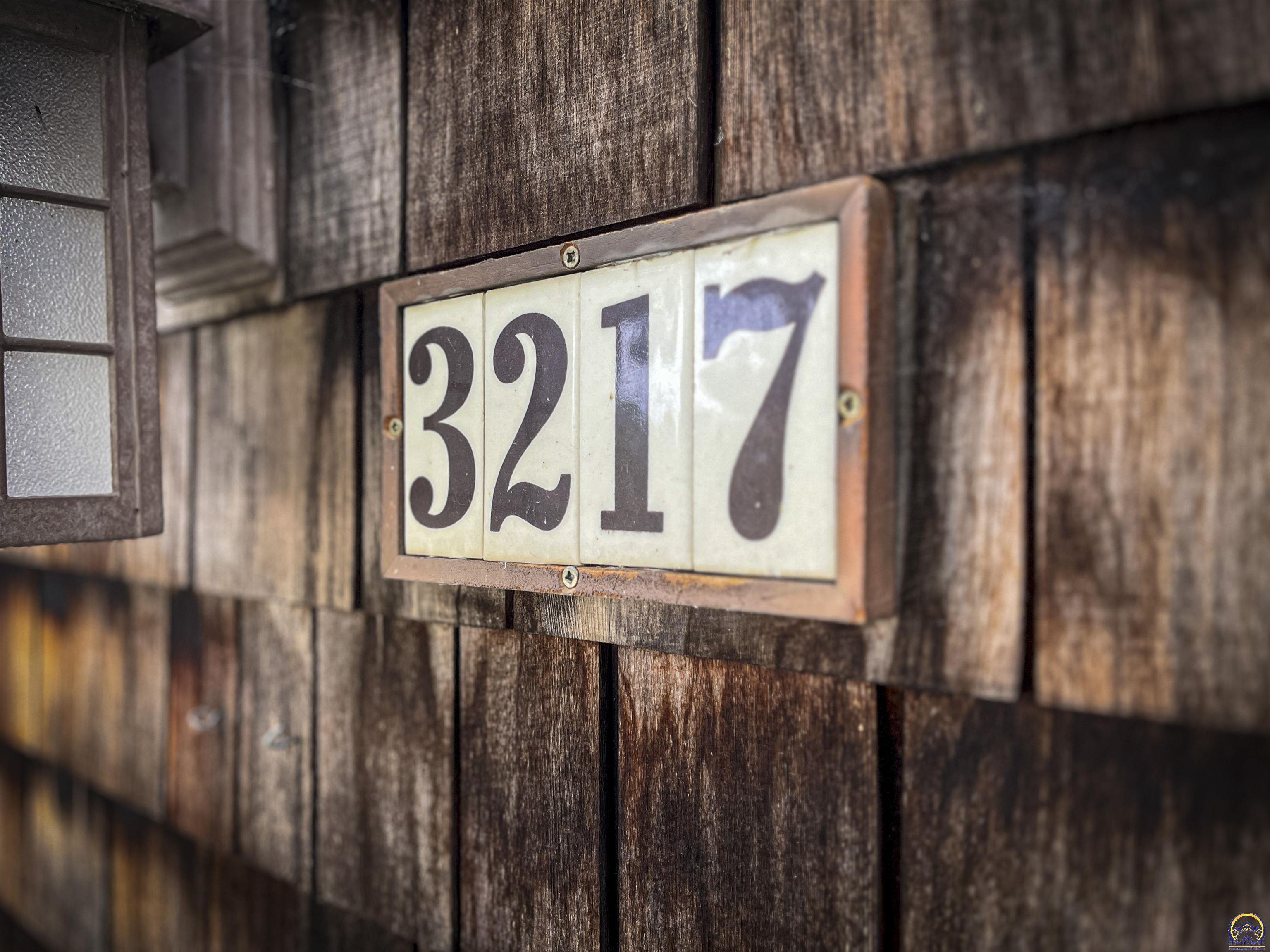 3217 Southwest 33rd Court Topeka, KS 66614 - Photo 2 of 62