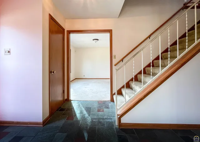 $279,000 | 3217 Southwest 33rd Court, Topeka, KS 66614