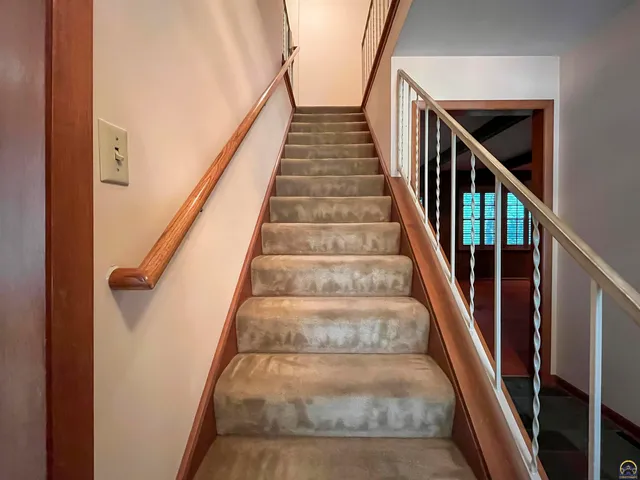 $279,000 | 3217 Southwest 33rd Court, Topeka, KS 66614