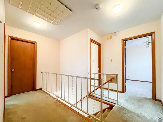 $279,000 | 3217 Southwest 33rd Court, Topeka, KS 66614