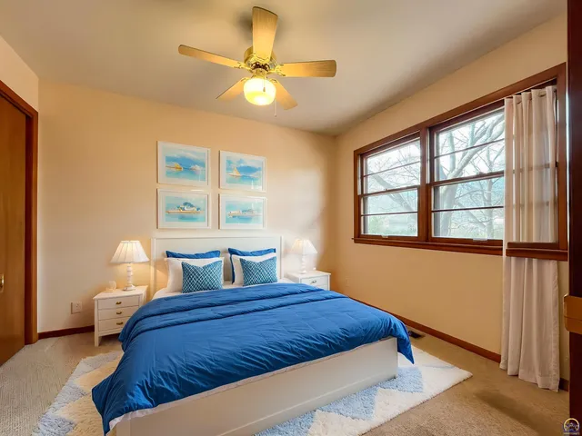 $279,000 | 3217 Southwest 33rd Court, Topeka, KS 66614