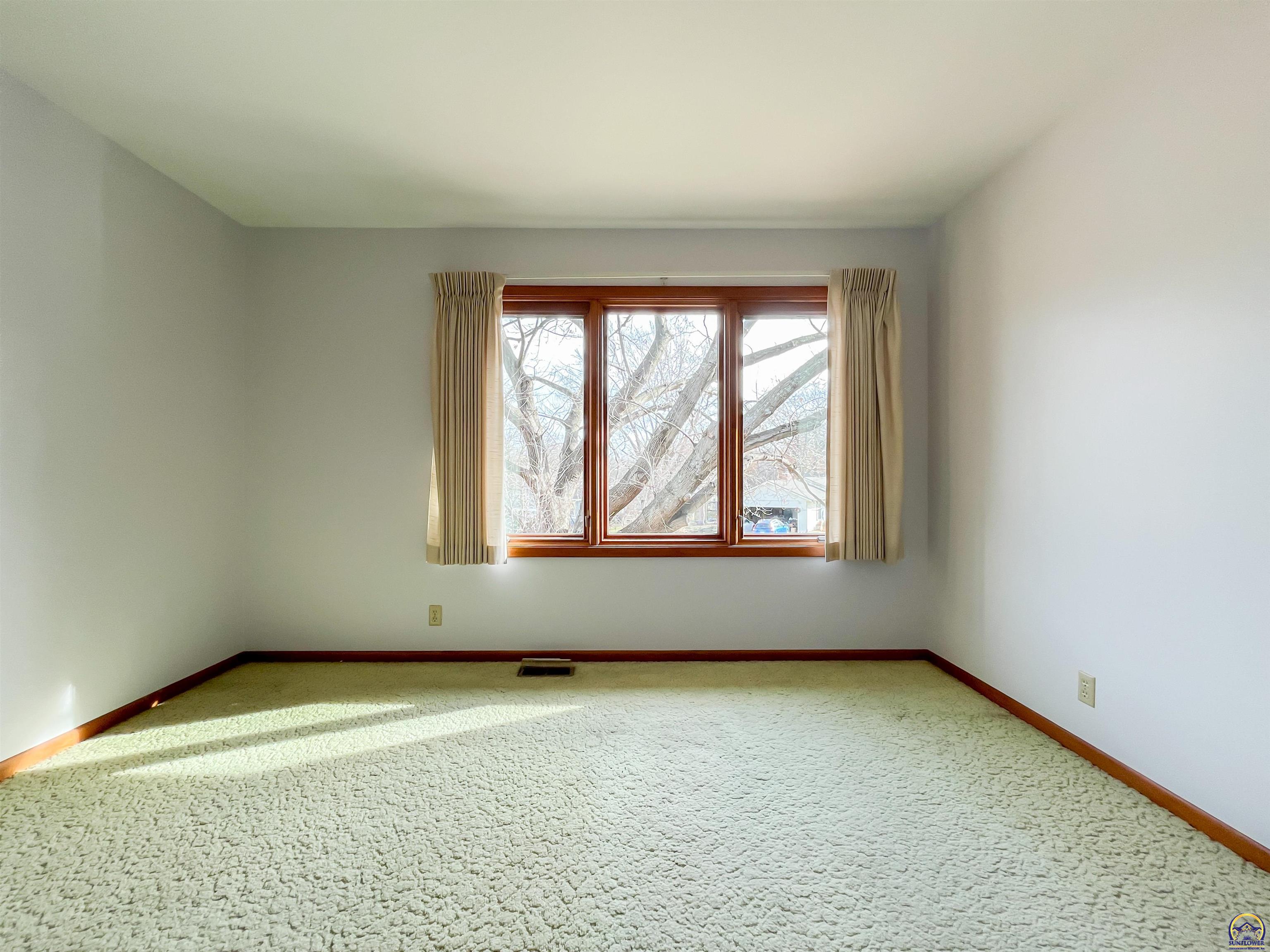 3217 Southwest 33rd Court Topeka, KS 66614 - Photo 34 of 62