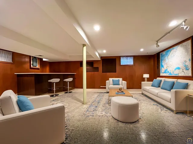 $279,000 | 3217 Southwest 33rd Court, Topeka, KS 66614