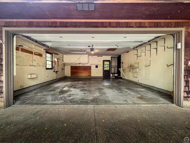 $279,000 | 3217 Southwest 33rd Court, Topeka, KS 66614