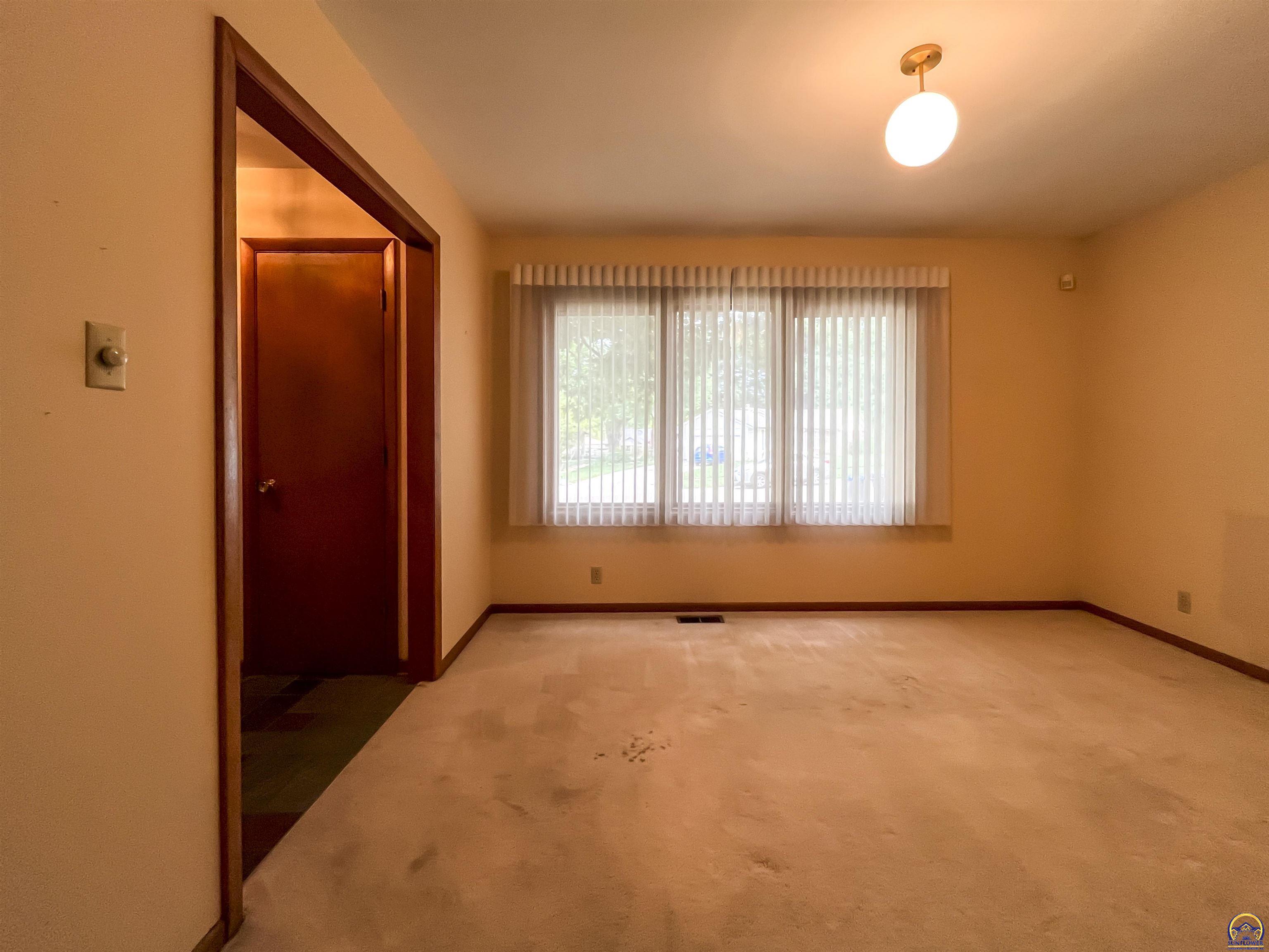 3217 Southwest 33rd Court Topeka, KS 66614 - Photo 45 of 62