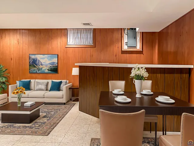 $279,000 | 3217 Southwest 33rd Court, Topeka, KS 66614