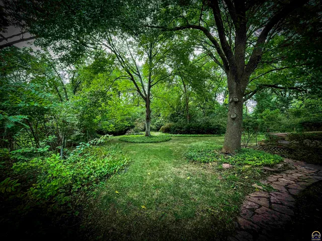 $279,000 | 3217 Southwest 33rd Court, Topeka, KS 66614