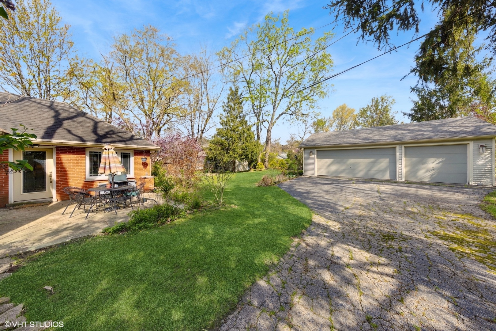 424 Hill Street Downers Grove, IL 60515 - Photo 2 of 19 front view of a house with a yard