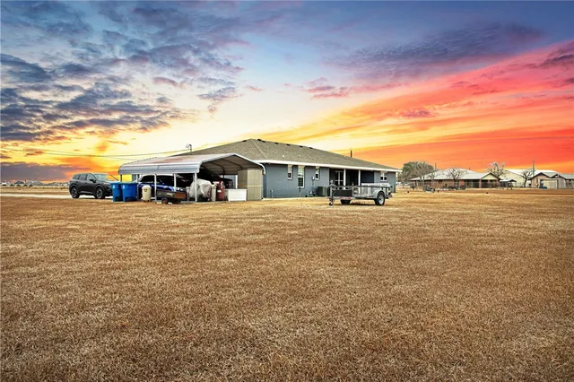 $725,000 | 3884 Floerke Road, Portland, TX 78374