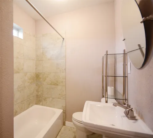 $1,375 | 407 North Chappell Hill Street, Brenham, TX 77833