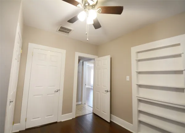 $1,375 | 407 North Chappell Hill Street, Brenham, TX 77833