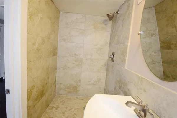 $1,375 | 407 North Chappell Hill Street, Brenham, TX 77833