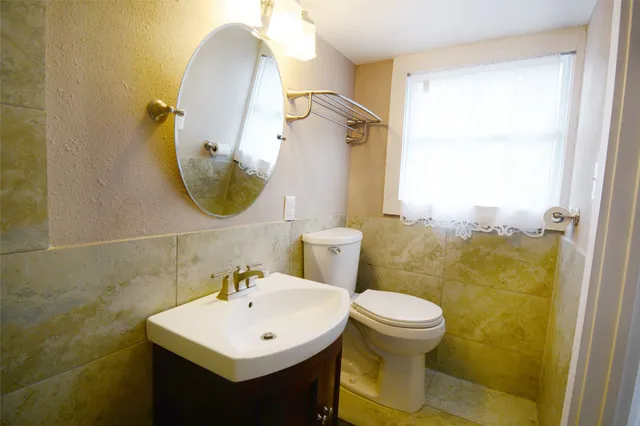 $1,475 | 407 North Chappell Hill Street, Brenham, TX 77833