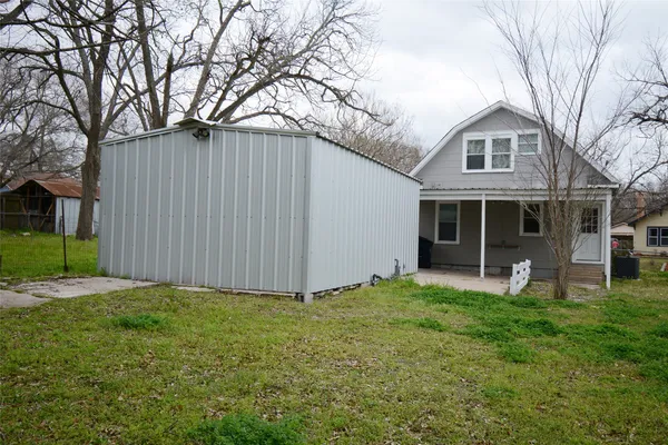 $1,375 | 407 North Chappell Hill Street, Brenham, TX 77833