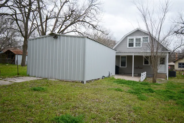 $1,475 | 407 North Chappell Hill Street, Brenham, TX 77833