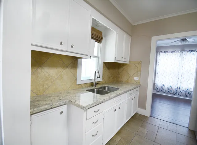 $1,475 | 407 North Chappell Hill Street, Brenham, TX 77833