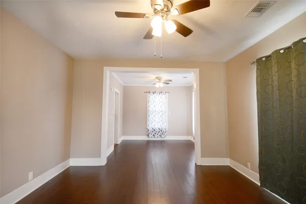 $1,375 | 407 North Chappell Hill Street, Brenham, TX 77833