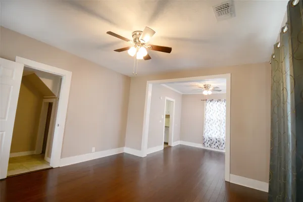 $1,375 | 407 North Chappell Hill Street, Brenham, TX 77833