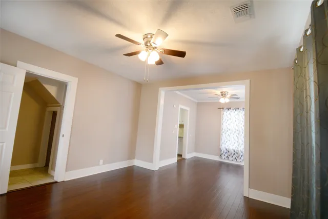 $1,475 | 407 North Chappell Hill Street, Brenham, TX 77833