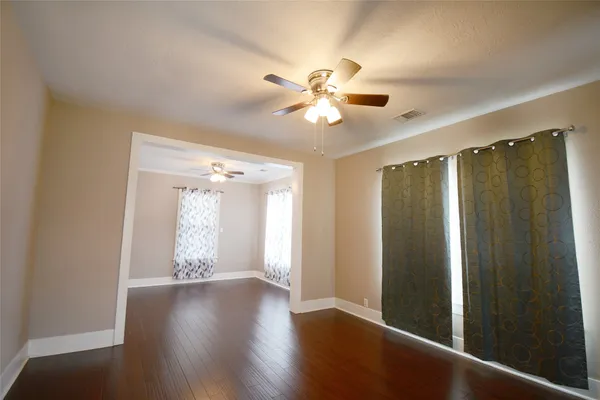 $1,375 | 407 North Chappell Hill Street, Brenham, TX 77833