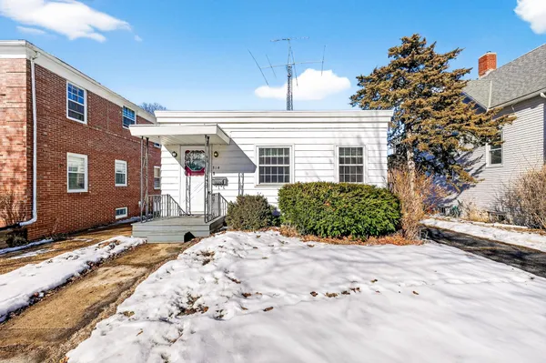 $2,800 | 514 West Lakeside Street, Madison, WI 53715
