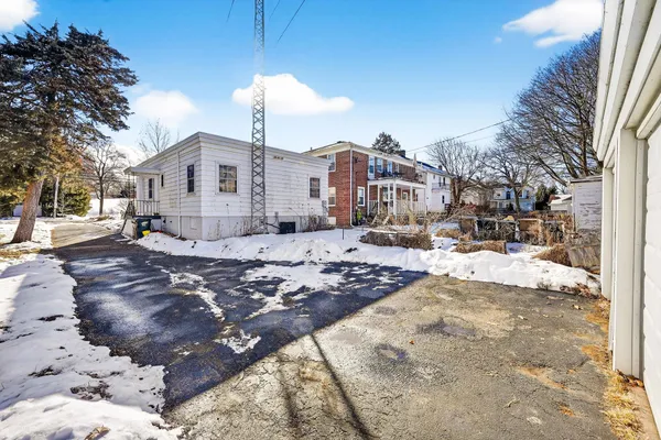 $2,800 | 514 West Lakeside Street, Madison, WI 53715