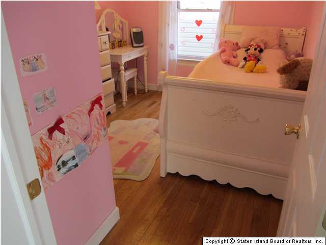 193 Windsor Road Staten Island, NY 10314 - Photo 12 of 17 Additional Photo