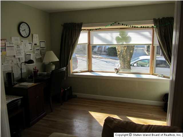 193 Windsor Road Staten Island, NY 10314 - Photo 5 of 17 Additional Photo