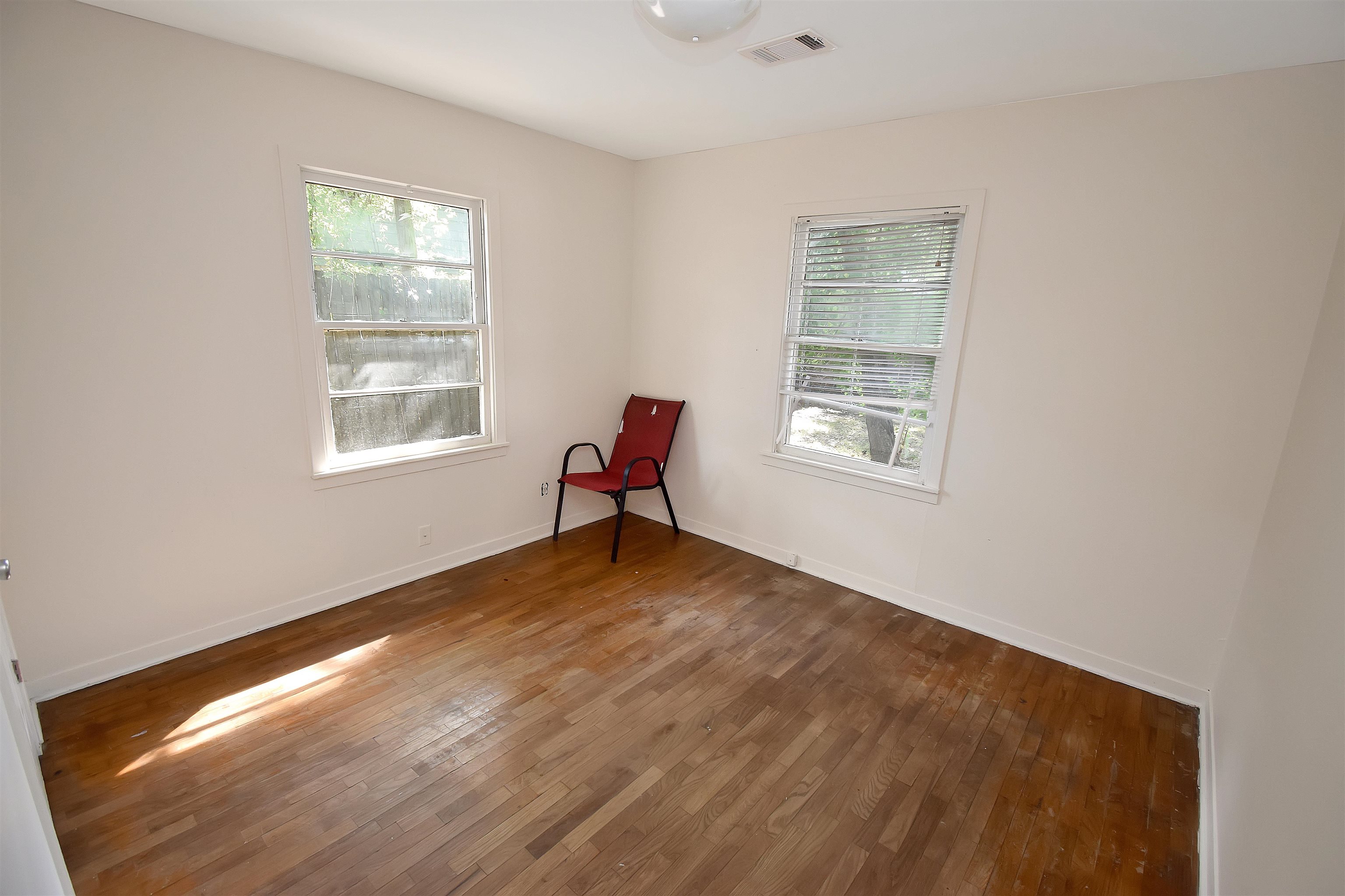 680 South 3rd Street Silsbee, TX 77656 - Photo 5 of 14