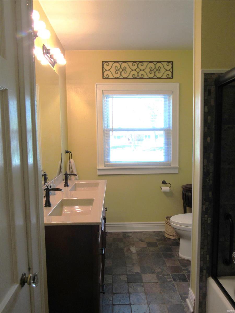 5 Forest Drive Alton, IL 62002 - Photo 15 of 29