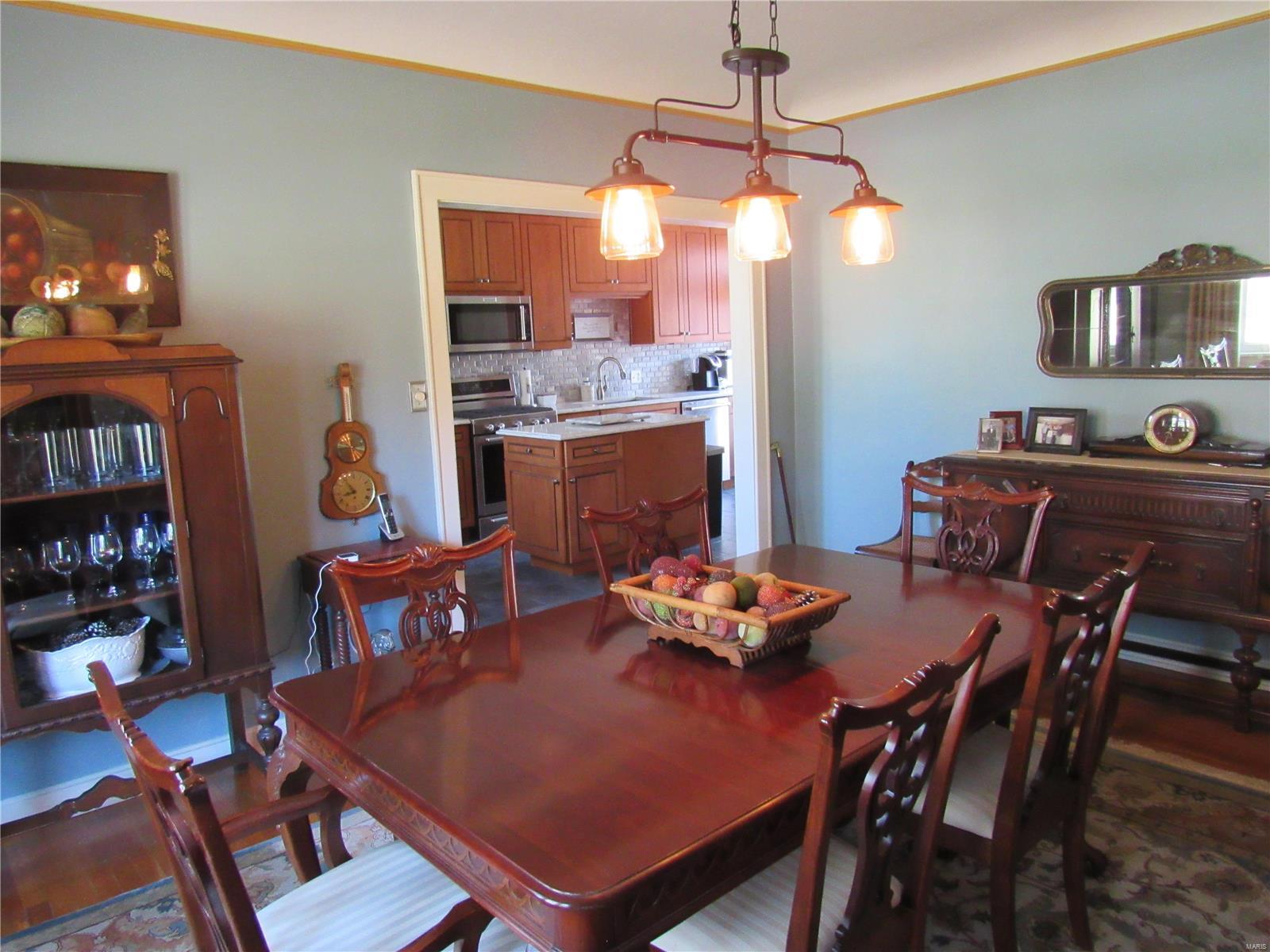 5 Forest Drive Alton, IL 62002 - Photo 4 of 29