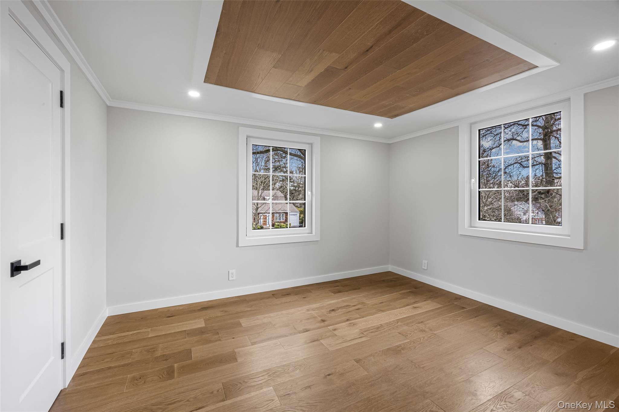 11 Entrance Road East Hills, NY 11577 - Photo 19 of 31