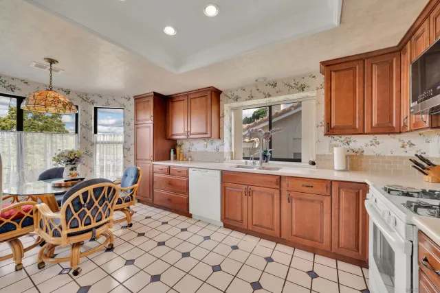 $822,000 | 15753 Via Calanova, San Diego, CA 92128