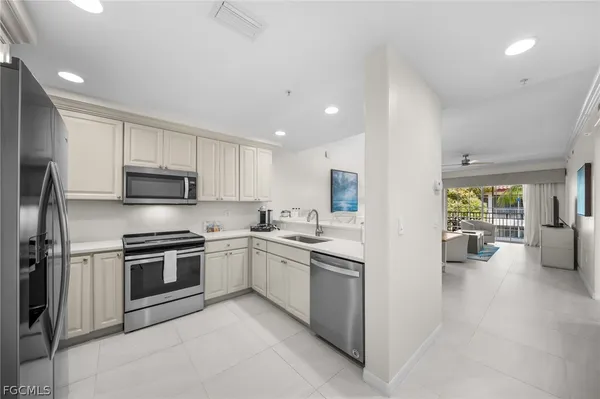 $799,000 | 221 9th Street South, Unit 313, Naples, FL 34102