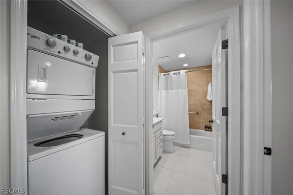 $799,000 | 221 9th Street South, Unit 313, Naples, FL 34102