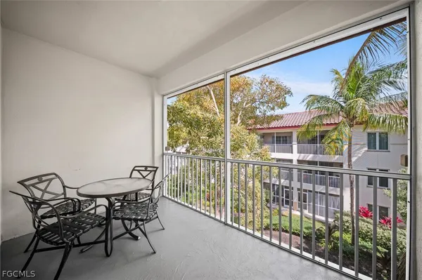$799,000 | 221 9th Street South, Unit 313, Naples, FL 34102