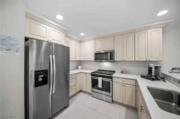 $799,000 | 221 9th Street South, Unit 313, Naples, FL 34102