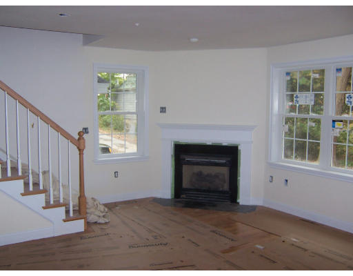 443 Waverly Road, Unit 1 North Andover, MA 01845 - Photo 3 of 8 Gallery Image 3