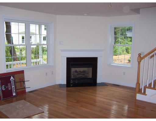 443 Waverly Road, Unit 1 North Andover, MA 01845 - Photo 4 of 8 Gallery Image 4