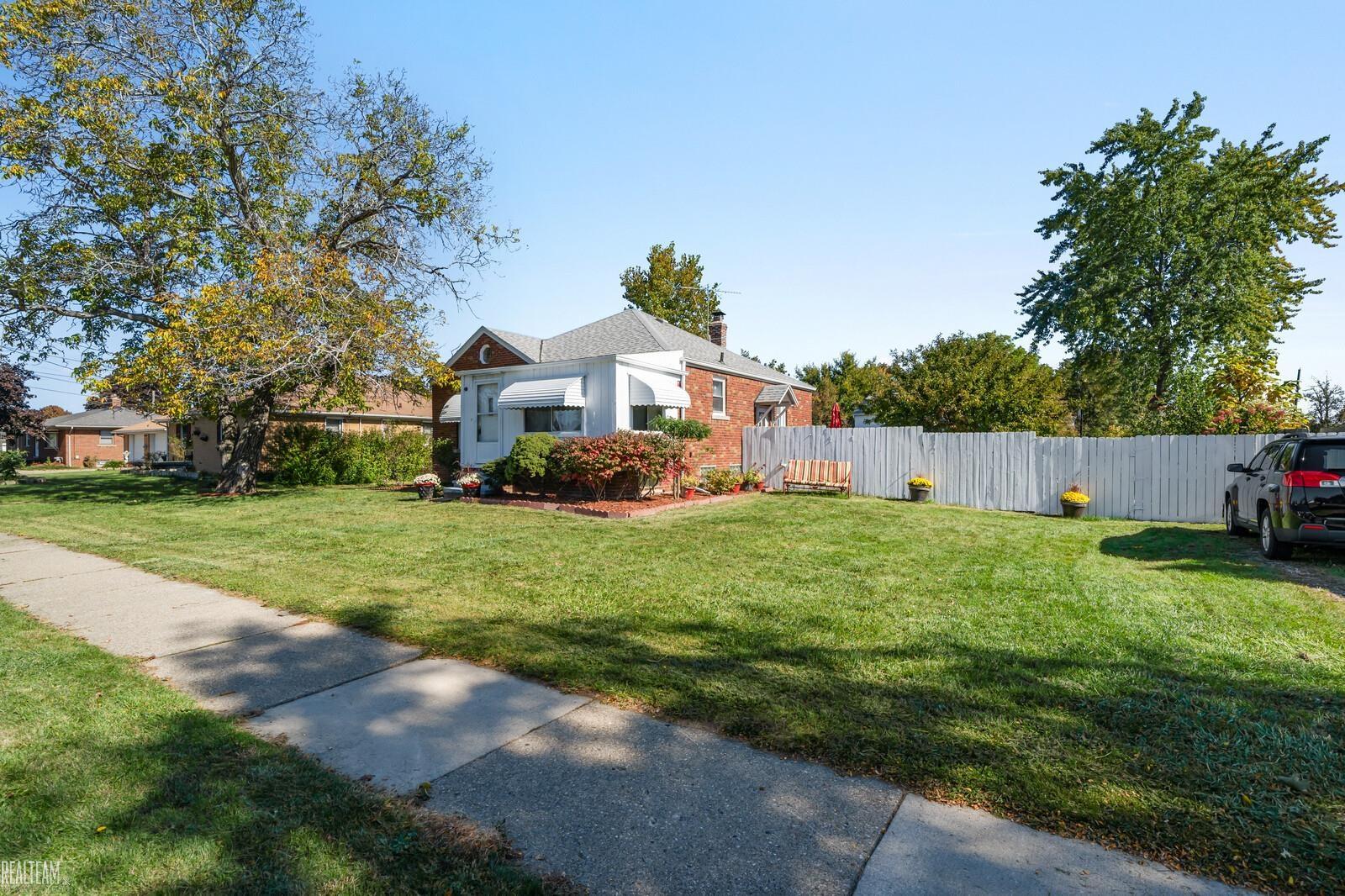 32100 Schoenherr Road Warren, MI 48088 - Photo 49 of 52 50164253-BC2E20A9-22E0-4606-8E3A-BAE5E13ECE43.JPG
