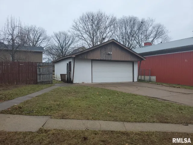 $1 | 207 Madison Street, Sabula, IA 52070