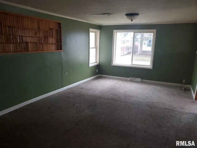 $1 | 207 Madison Street, Sabula, IA 52070