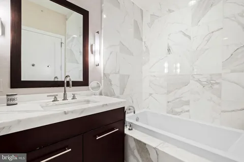 $1,395,000 | 1414 South Penn Square, Unit 40D, Philadelphia, PA 19102